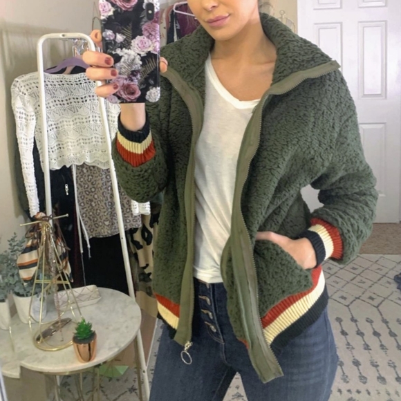 2 left! New Faux Fur Lapel Bomber Jacket - Picture 2 of 7